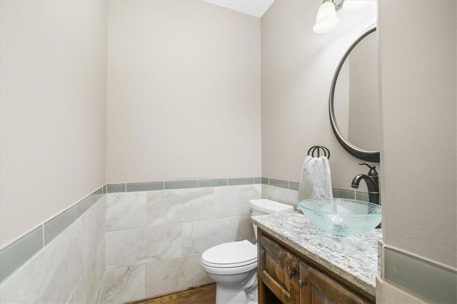 2600 SE Creek Ridge Court, Blue Springs, MO 64014