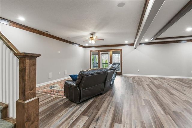 2600 SE Creek Ridge Court, Blue Springs, MO 64014