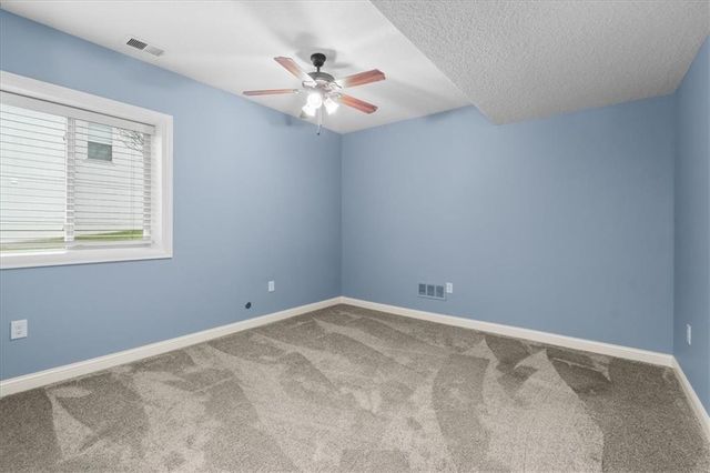 2600 SE Creek Ridge Court, Blue Springs, MO 64014