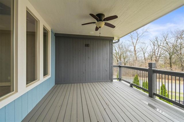 2600 SE Creek Ridge Court, Blue Springs, MO 64014
