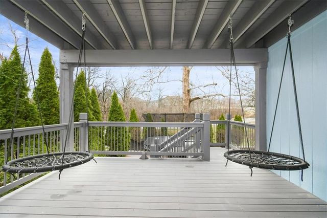 2600 SE Creek Ridge Court, Blue Springs, MO 64014