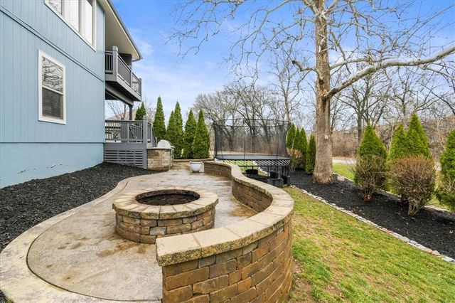 2600 SE Creek Ridge Court, Blue Springs, MO 64014