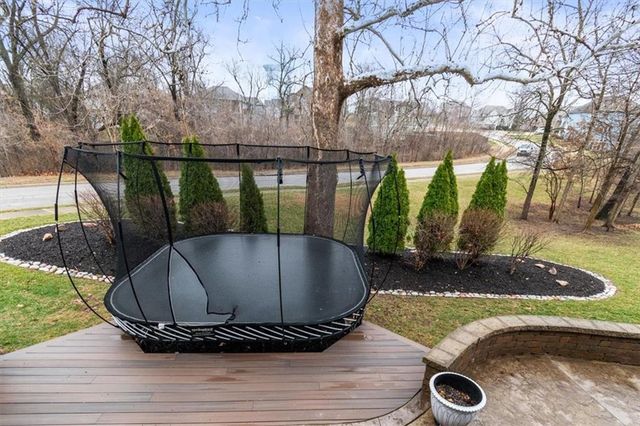 2600 SE Creek Ridge Court, Blue Springs, MO 64014