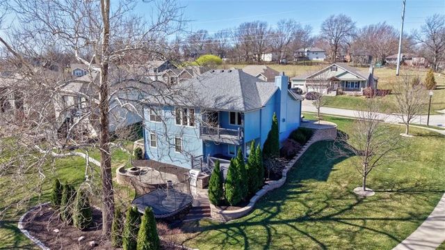 2600 SE Creek Ridge Court, Blue Springs, MO 64014