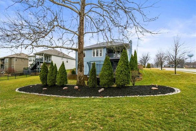 2600 SE Creek Ridge Court, Blue Springs, MO 64014