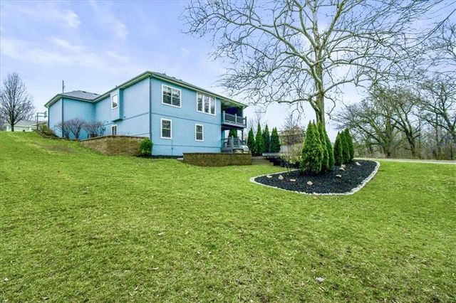 2600 SE Creek Ridge Court, Blue Springs, MO 64014