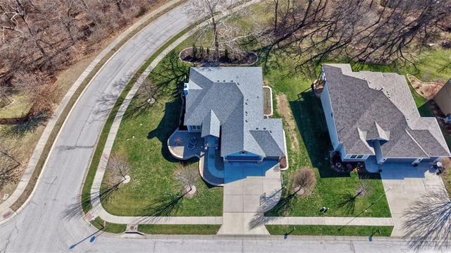 2600 SE Creek Ridge Court, Blue Springs, MO 64014