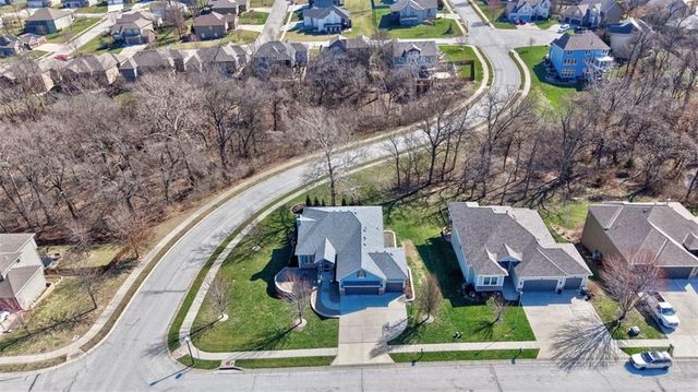 2600 SE Creek Ridge Court, Blue Springs, MO 64014
