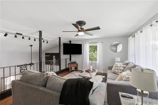 1415 W 25th Street S, Independence, MO 64052