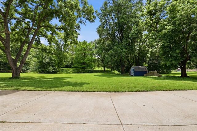 1415 W 25th Street S, Independence, MO 64052