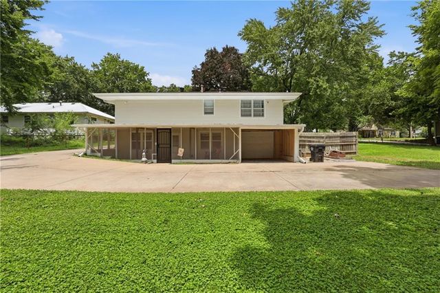 1415 W 25th Street S, Independence, MO 64052