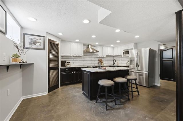 1415 W 25th Street S, Independence, MO 64052