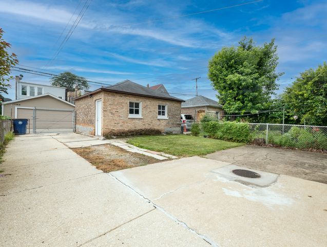 5321 W 23rd Street, Cicero, IL 60804