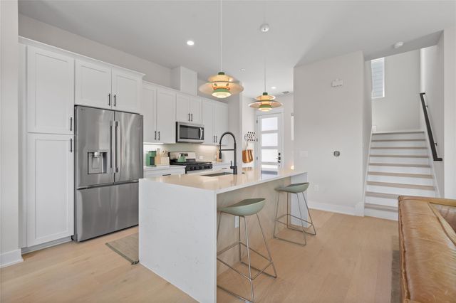 2720 Bristol DR 2, Austin, TX 78723