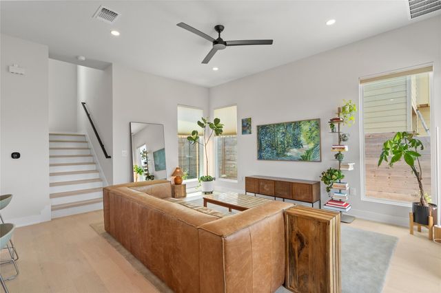 2720 Bristol DR 2, Austin, TX 78723
