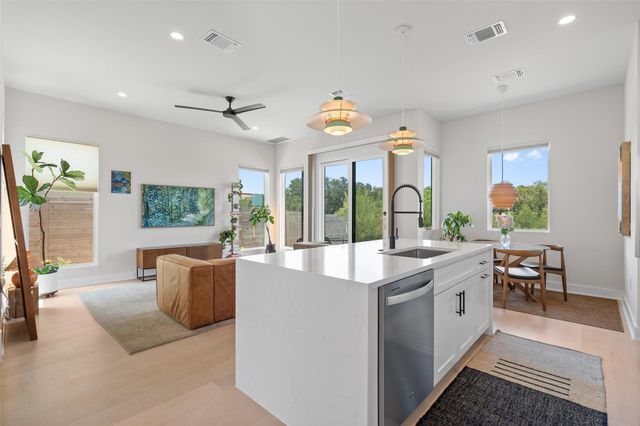 2720 Bristol DR 2, Austin, TX 78723