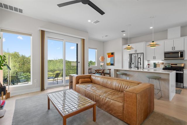 2720 Bristol DR 2, Austin, TX 78723