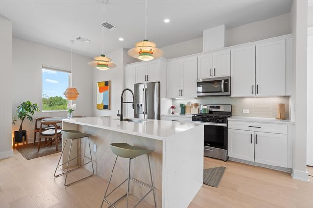 2720 Bristol DR 2, Austin, TX 78723