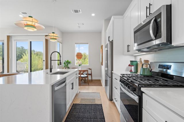 2720 Bristol DR 2, Austin, TX 78723