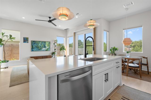 2720 Bristol DR 2, Austin, TX 78723
