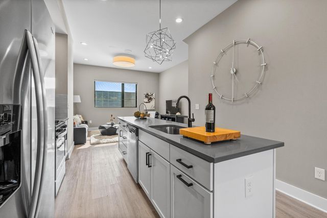 122 S Ohio Avenue, Columbus, OH 43205