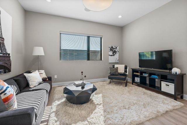 122 S Ohio Avenue, Columbus, OH 43205