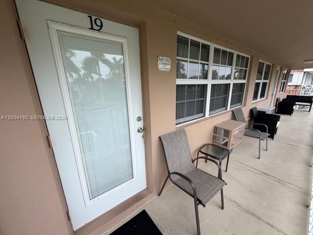 500 Layne Boulevard 19, Hallandale Beach, FL 33009