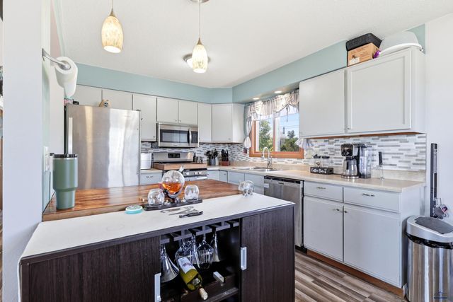 7809 TIMBERLINE RD, Black Hawk, SD 57718