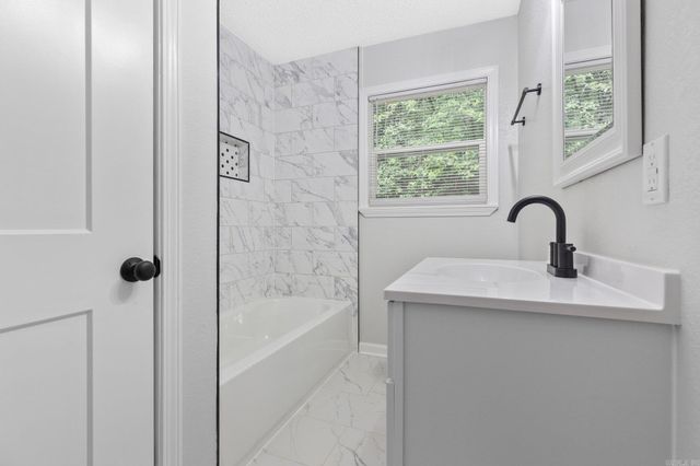 3812 Hillside Dr, North Little Rock, AR 72118