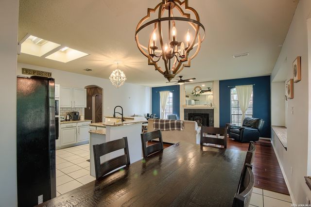 10106 Sandyglen, San Antonio, TX 78240