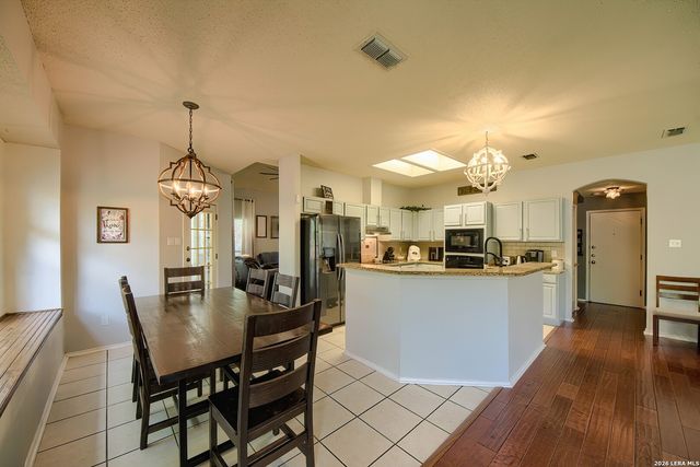 10106 Sandyglen, San Antonio, TX 78240