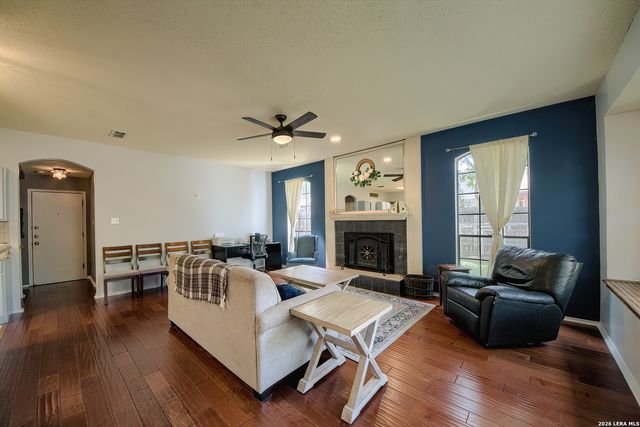 10106 Sandyglen, San Antonio, TX 78240