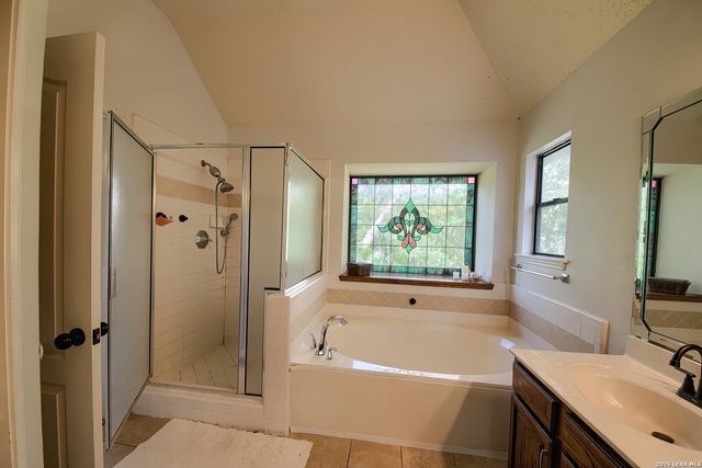 10106 Sandyglen, San Antonio, TX 78240