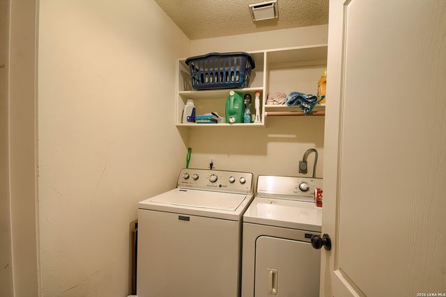 10106 Sandyglen, San Antonio, TX 78240