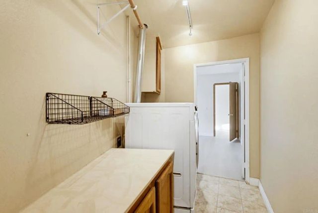 925 E Chase Avenue, El Cajon, CA 92020