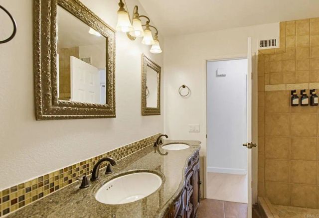 925 E Chase Avenue, El Cajon, CA 92020