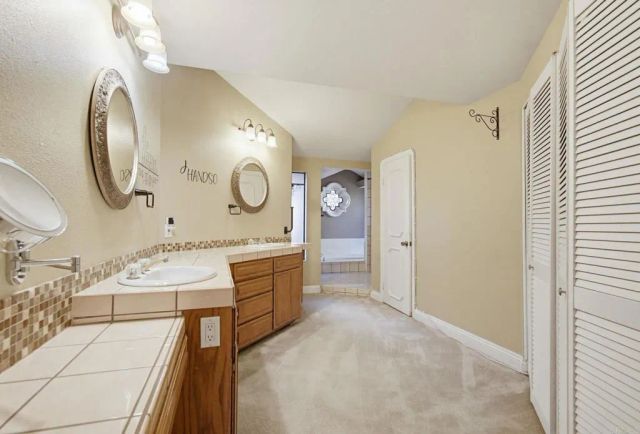 925 E Chase Avenue, El Cajon, CA 92020