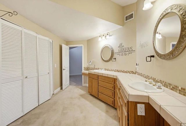 925 E Chase Avenue, El Cajon, CA 92020