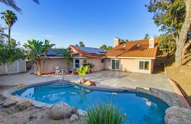 925 E Chase Avenue, El Cajon, CA 92020