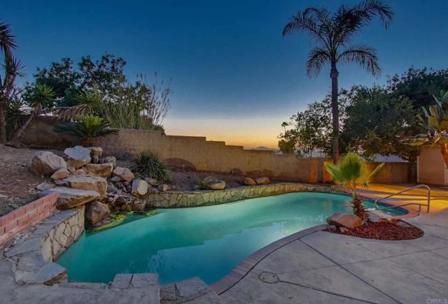 925 E Chase Avenue, El Cajon, CA 92020