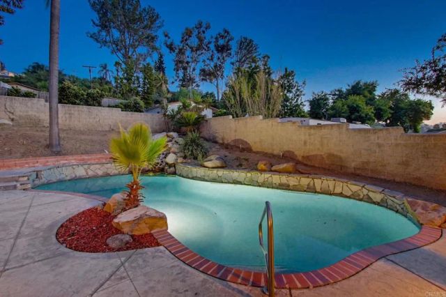 925 E Chase Avenue, El Cajon, CA 92020