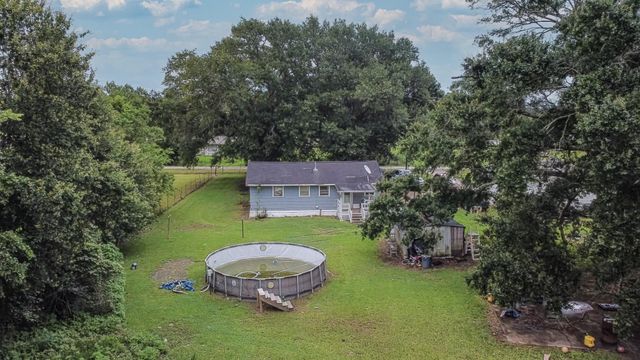 158 County Road 174, Liberty, TX 77575