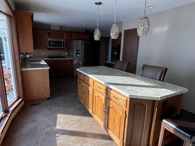 4162 E St Rd 124 Road, Bluffton, IN 46714