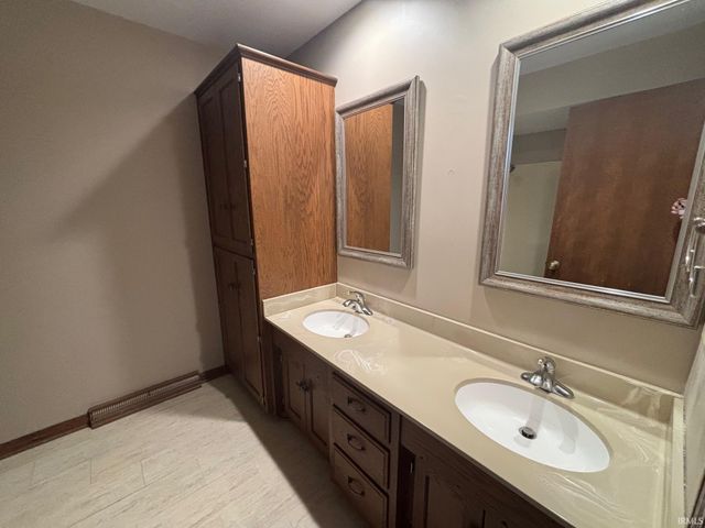 4162 E St Rd 124 Road, Bluffton, IN 46714