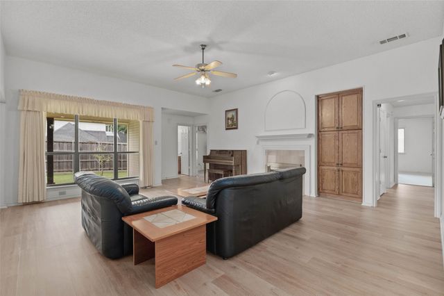 716 Smokerise Circle, Denton, TX 76205