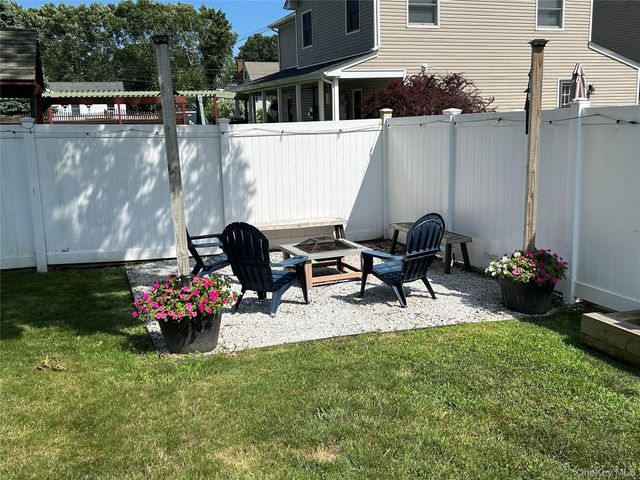 704 Myrtle Avenue, West Islip, NY 11795