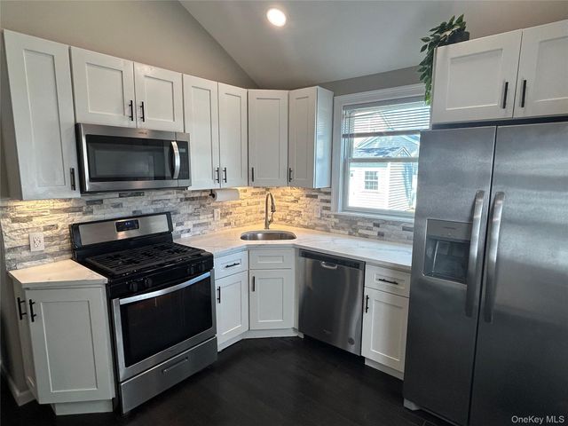 704 Myrtle Avenue, West Islip, NY 11795