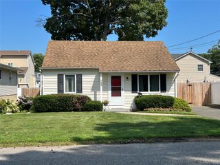 704 Myrtle Avenue, West Islip, NY 11795
