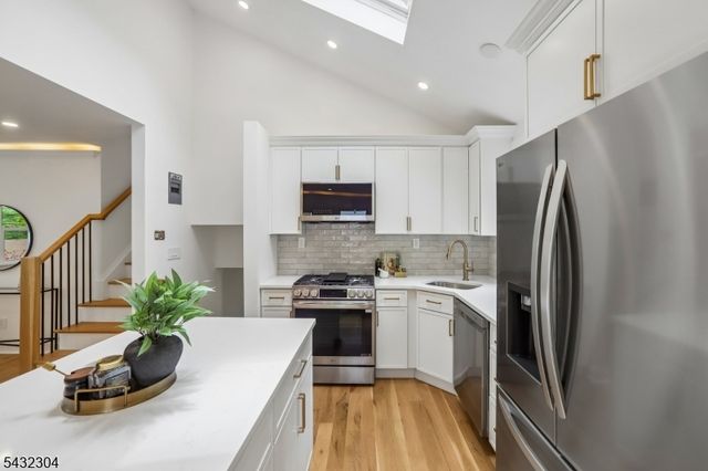 34 Clark St, Summit City, NJ 07901