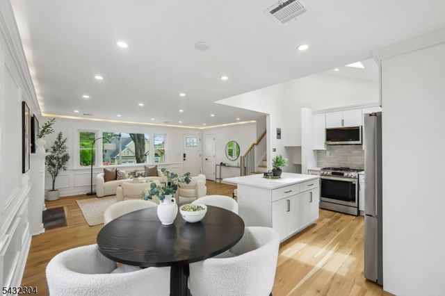 34 Clark St, Summit City, NJ 07901